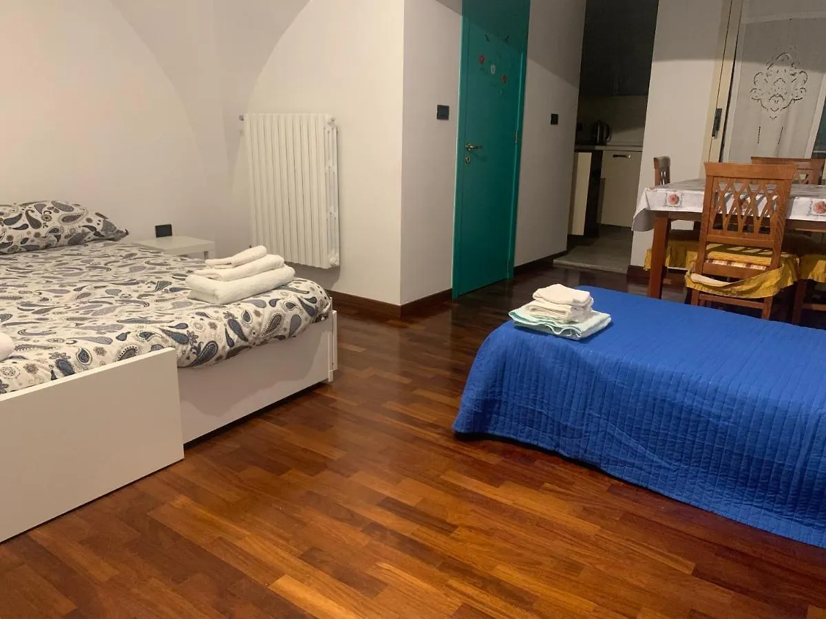 Casa Domy Lägenhet Bari